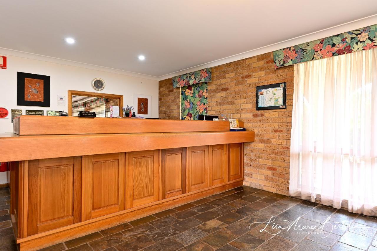 Narrandera Club Motor Inn Exterior photo